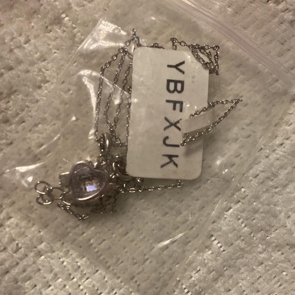 🌟 🩵NWT sparkly heart necklace - Picture 9 of 10